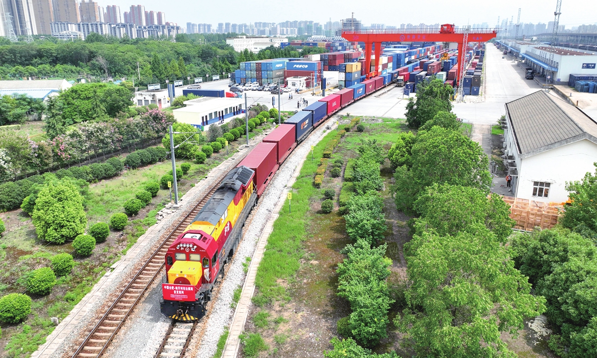 A China-Europe freight train departed from the logistics base of Hefei North Railway Station for Budapest, Hungary. Photo: Xinhua