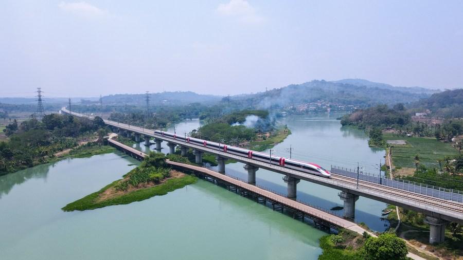 This aerial photo taken on Sept. 30, 2023 shows a high-speed electrical multiple unit (EMU) train of the Jakarta-Bandung High-Speed Railway running in Purwakarta, Indonesia. Photo: Xinhua/Xu Qin